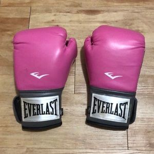 Everlast Pink 12 oz Boxing Gloves